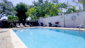 Lovely ground level apt with a pool side